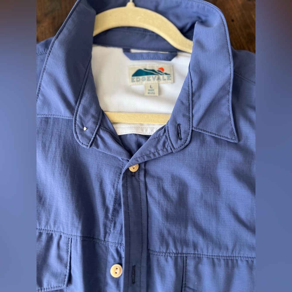 NWOT - Edgevale - Blue Lightweight Men's Button-Up - made in USA - Picture 4 of 11